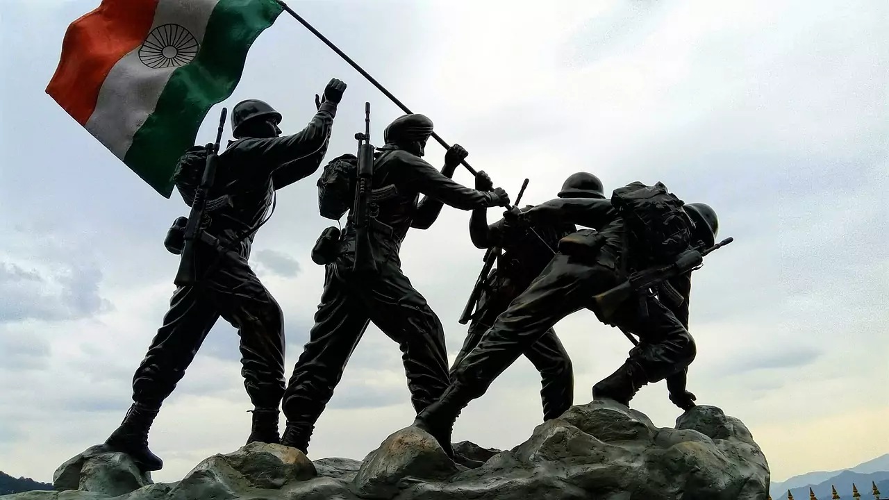 இராணுவத்தில் +2 தகுதிக்கு பணி
